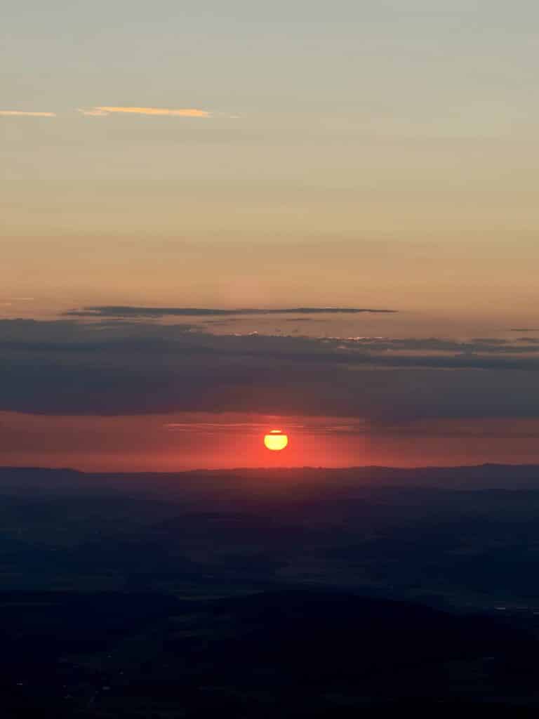 Night flight in a hot-air balloon - Image hero